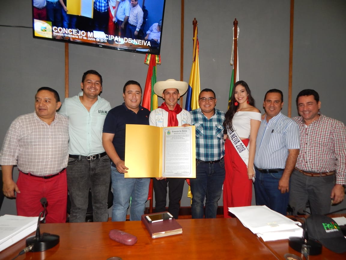 Marco Alirio Carrasquilla, Carlos Arley Sterling Cardozo, Diego Tello, Chucho Tejada, Édinson Amín Losada Perdomo, presidente del Concejo de Neiva; Paula Alarcón, señorita Neiva 2018; Ricardo Vega y Juan Carlos Ramón.